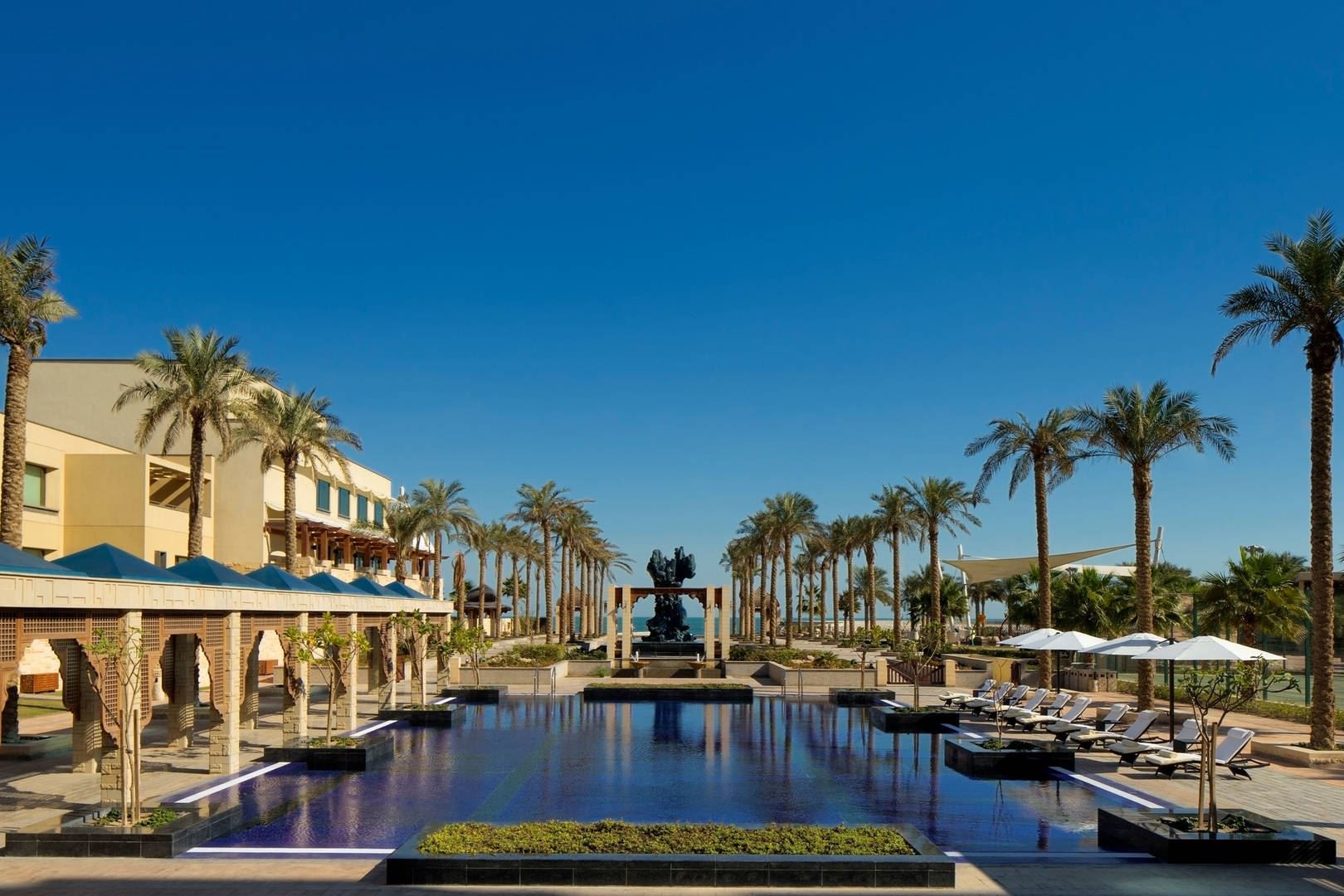 Лоиҳа дар меҳмонхонаи Jumeirah Messilah Beach